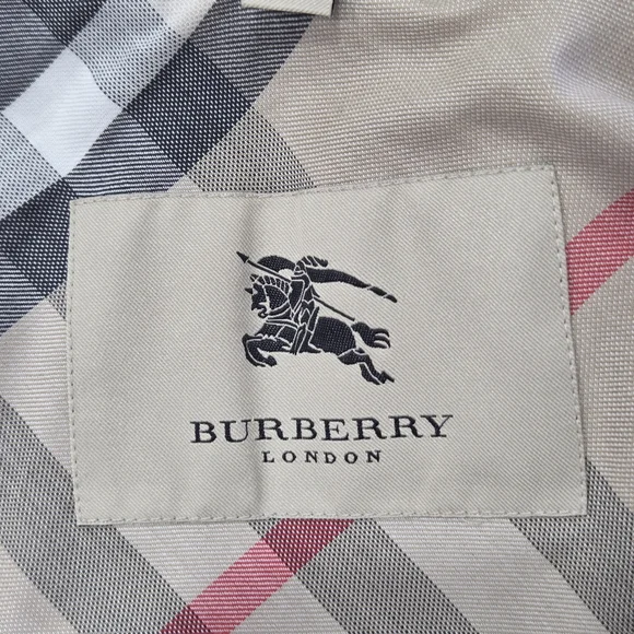 Burberry Light Gray Double-Breasted Trench Coat - Picture 6 of 17